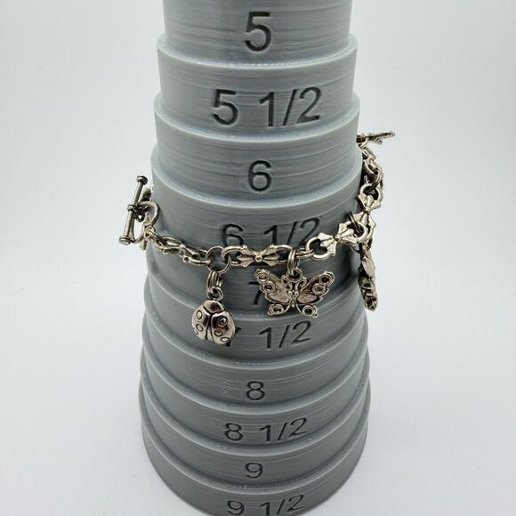 7" Silver tone charm bracelet with heart shaped toggle clasp! - Picture 14 of 14